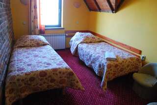 Отели типа «постель и завтрак» Jaś Wędrowniczek Rymanów Двухместный номер с 2 отдельными кроватями-17